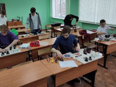 Электрик на «пять»: в Павловском автомеханическом техникуме прошёл профконкурс