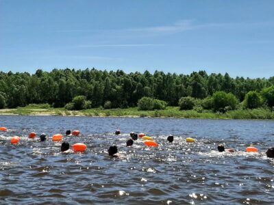 Два с половиной километра по Оке проплыли павловчане в День России